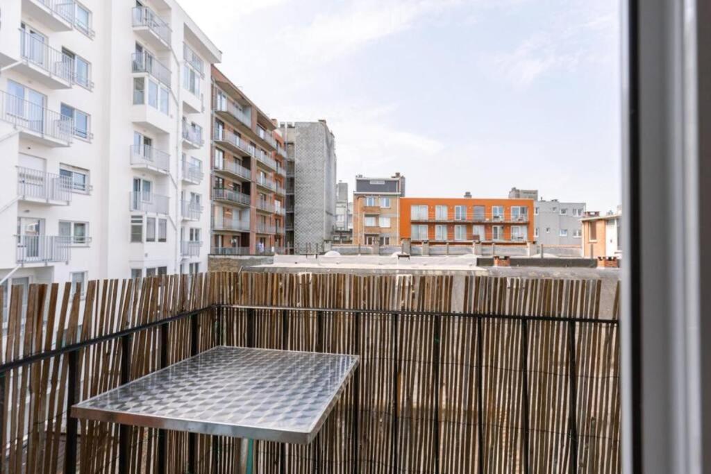 Hugo By The Harbor, Light-Filled And Centrally Located Apartment - Free Parking Oostende Eksteriør bilde