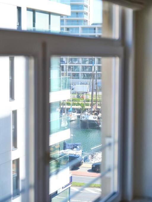 Hugo By The Harbor, Light-Filled And Centrally Located Apartment - Free Parking Oostende Eksteriør bilde